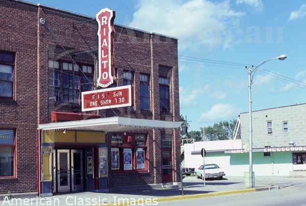 Rialto Theatre - From American Classic Images (newer photo)